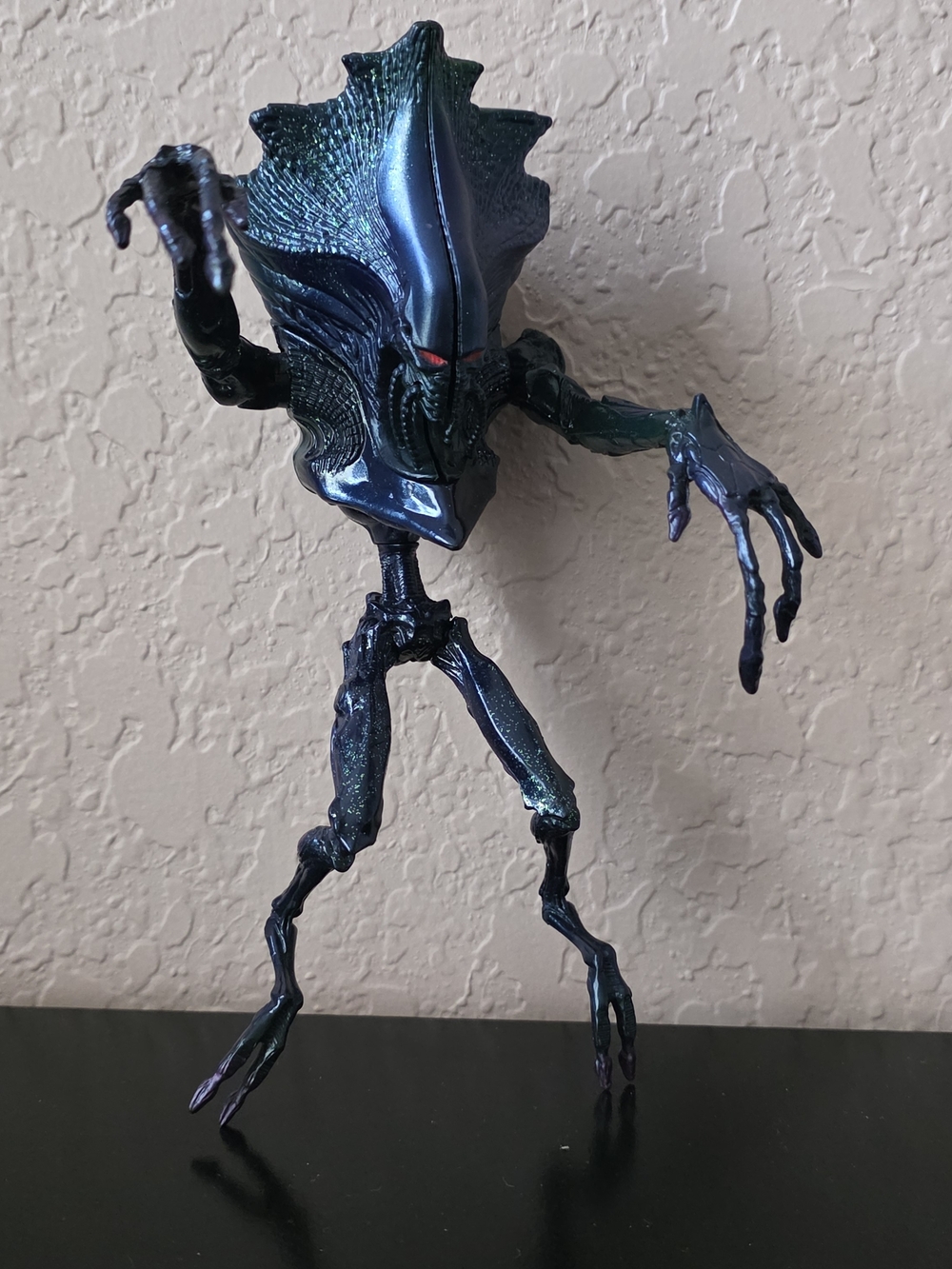 Independence Day Alien Science Officer 8" Action Figure 1996 Trendmasters ID4